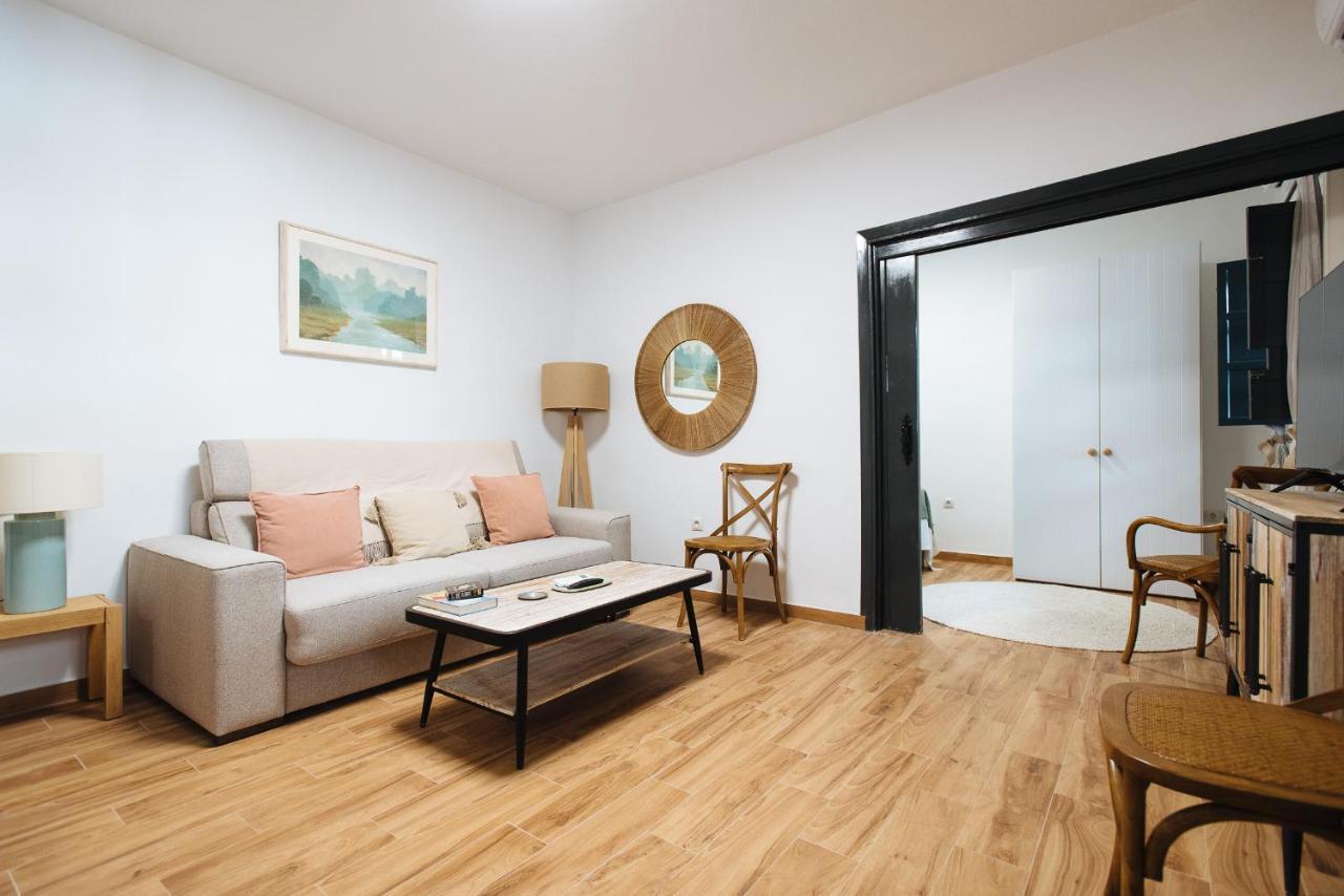 Aitana'S Retreat With Charming Garden Apartment Seville Luaran gambar
