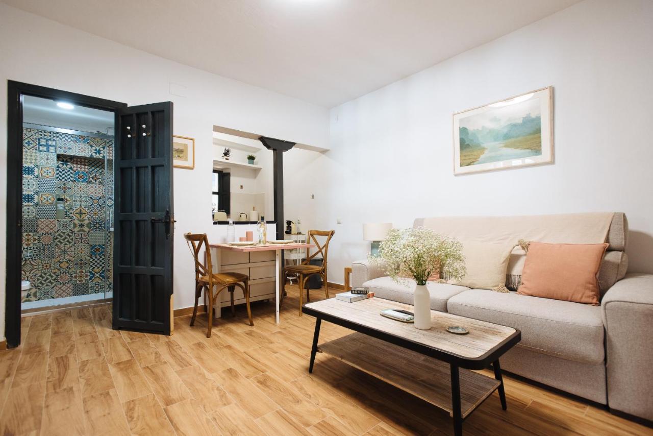Aitana'S Retreat With Charming Garden Apartment Seville Luaran gambar